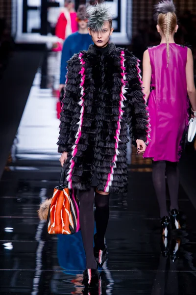 Look 17